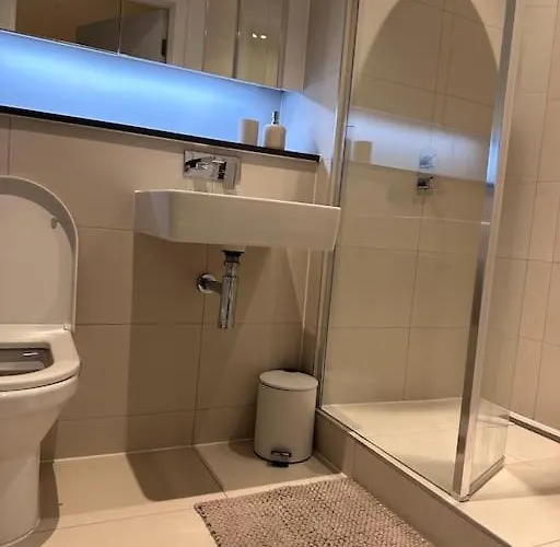 Stylish 2 Bedroom مانشستر