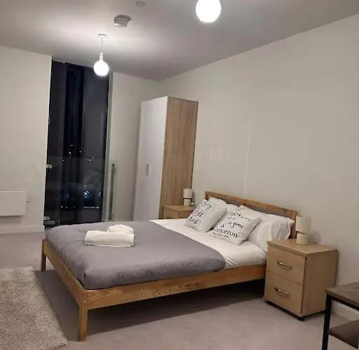 Stylish 2 Bedroom شقة *