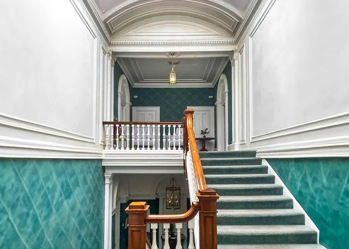 Διαμέρισμα Luxury King Near Royal Hospital - Pass The Keys *