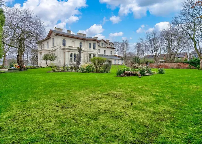 Διαμέρισμα Luxury King Near Royal Hospital - Pass The Keys