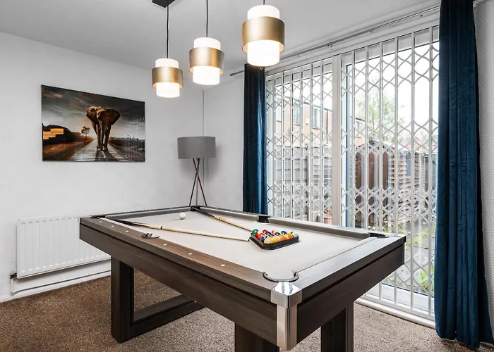 Majestic Gem - Pool Table - Coop - Etihad - Parking * 맨체스터