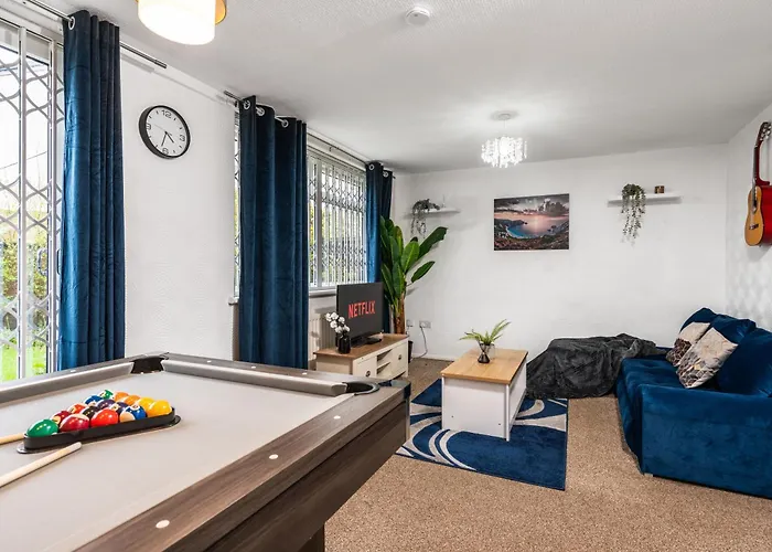 펜션 Majestic Gem - Pool Table - Coop - Etihad - Parking *