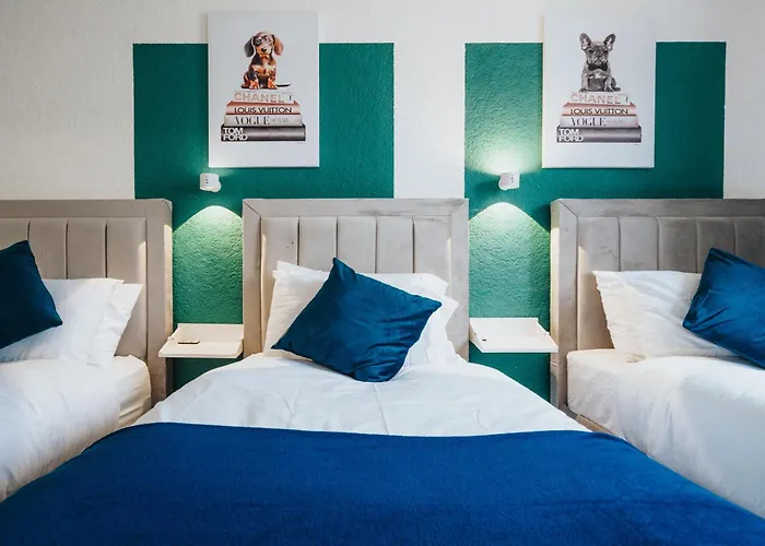 Majestic Gem - Pool Table - Coop - Etihad - Parking 맨체스터