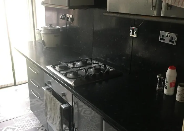 Single - Town & Nearby, 24h Bus, Airport-linked Kwatera prywatna *