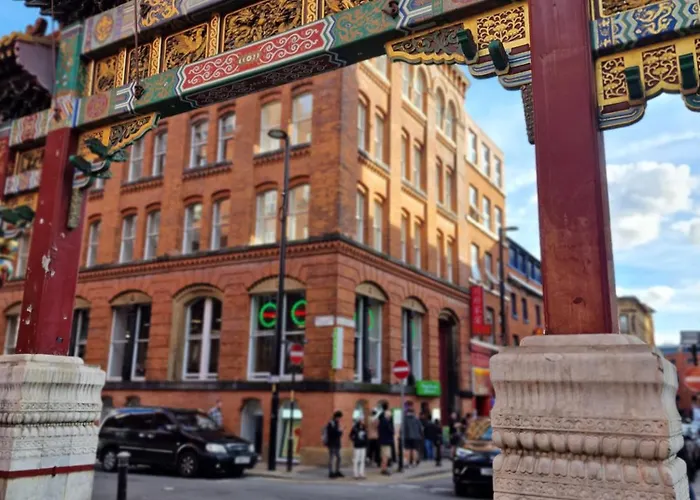 Superb 2bd In China Town