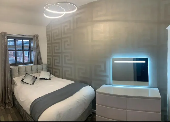 아파트 3 Bedroom House With Modern Interior, Close To The Etihad Stadium *