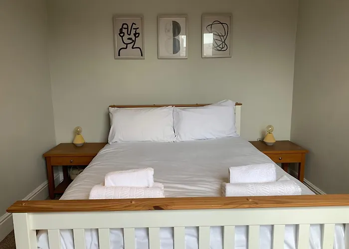 아파트 Beautifully Styled 2br With Garden