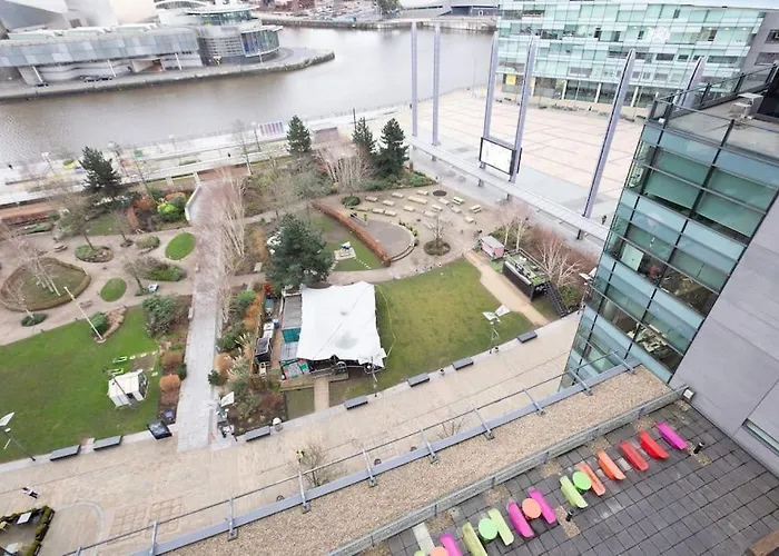 아파트 Stylish Mediacity 2bed, Sleeps 6, Amazing Views *