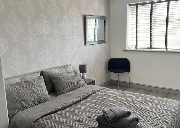 The Grey Mansion * Manchester