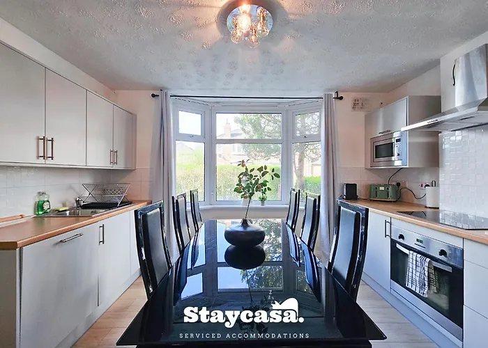 Large 6br House Free Parking & Wifi * 맨체스터