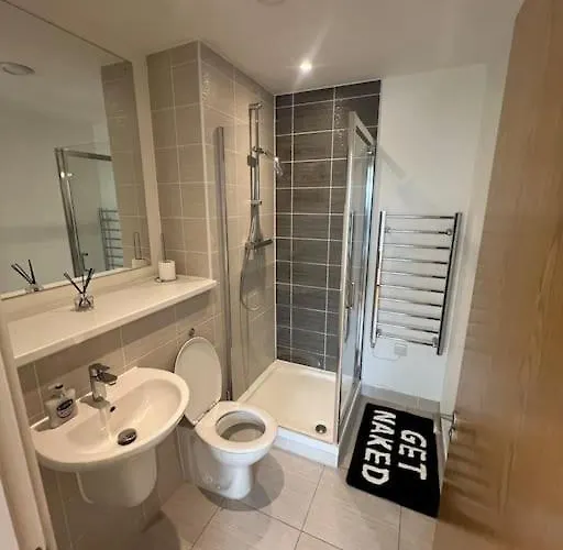 2 Bed Corner With Gym Apartamento