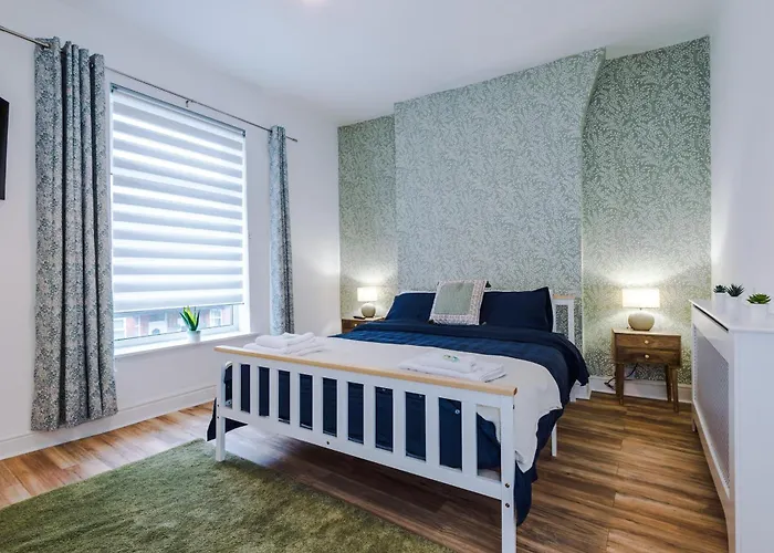 4 Bedroom Victorian House *