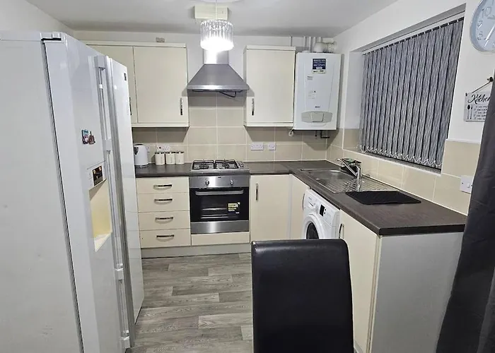 The Wynne House - 3 Bedroom Luxury House With 5 Beds & Free Parking Near Centre, And A Walking Distance To The Etihad Stadium & Coop Live Arena Prázdninový dům Manchester