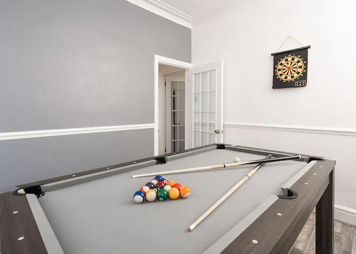 בית נופש Spacious 3br - Pool Table - Games - Sleeps 9