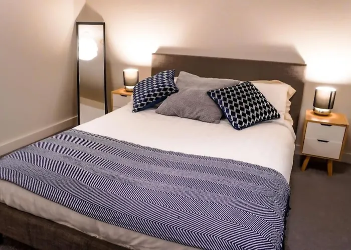 Apartament Classy 2-br, 3-bath Sleeps 5, High Speed Unlimited Wifi Manchester