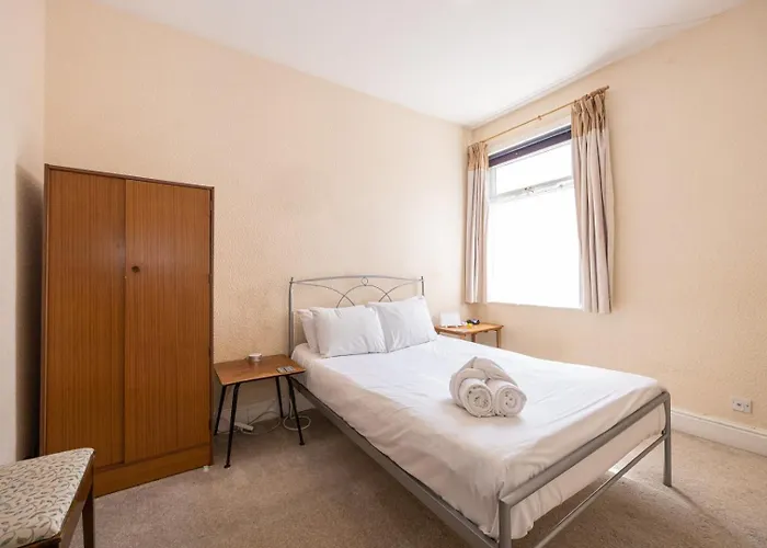 Guestready - Enchanting Life In Gorse Hill *