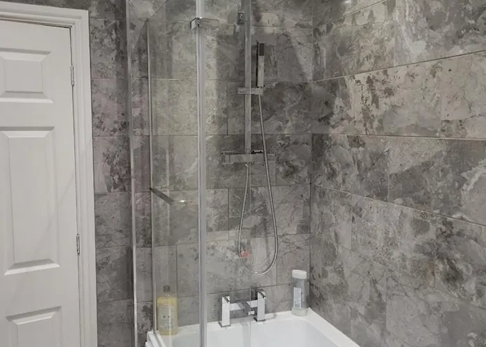 A Quiet & Comfortable 4 Bedroom House 홈스테이