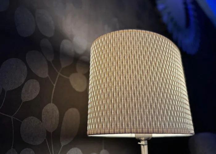 Luxury Spacious Modern Near Centre Lejlighed *