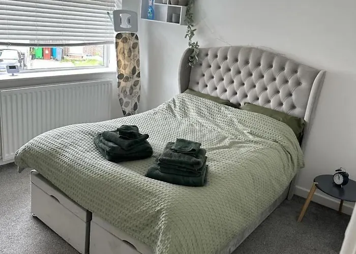 Yourlinkshouse Close To Etihad & Coop Live Arena - Sleeps 4 * Manchester