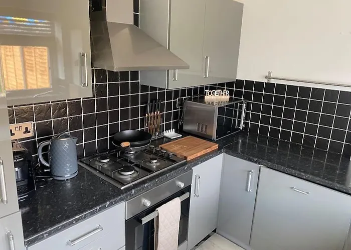 Yourlinkshouse Close To Etihad & Coop Live Arena - Sleeps 4 Nyaraló