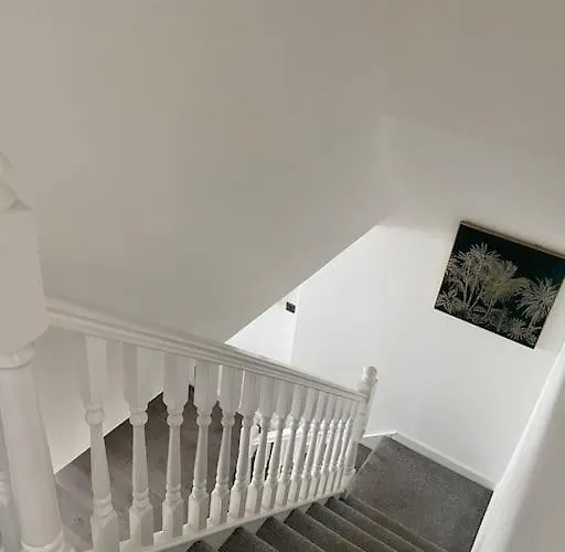 Yourlinkshouse Close To Etihad & Coop Live Arena - Sleeps 4 Manchester