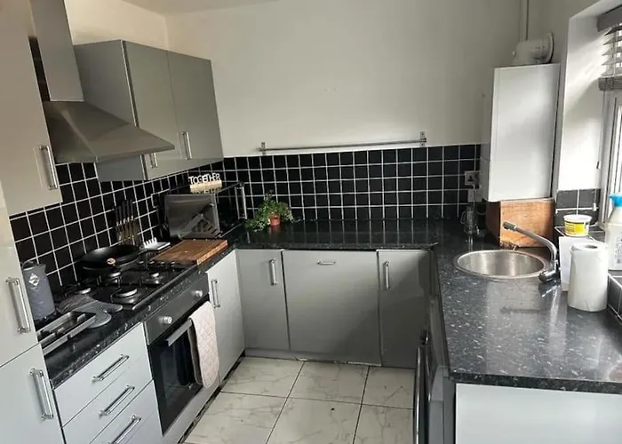 Nyaraló Yourlinkshouse Close To Etihad & Coop Live Arena - Sleeps 4 Manchester