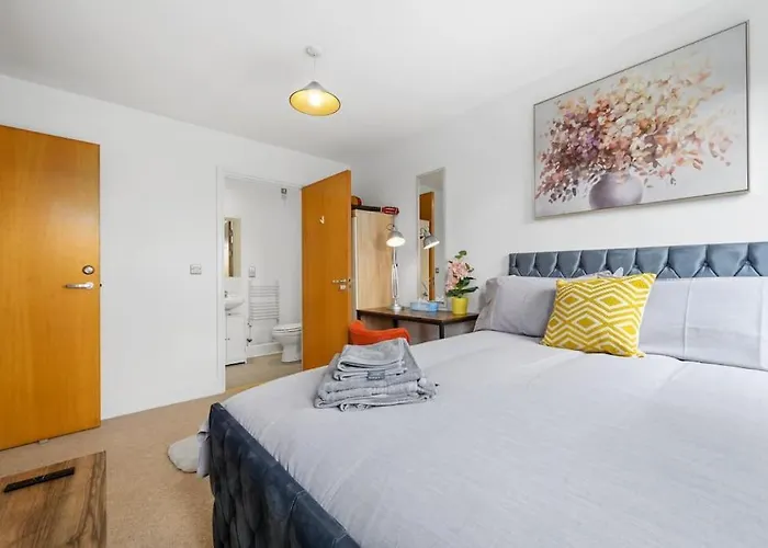 Daire Piccadilly Luxury Three Bedroom *