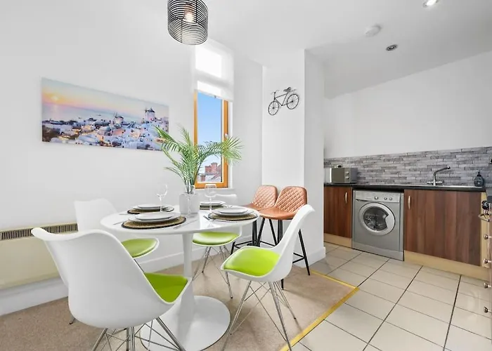 Piccadilly Luxury Three Bedroom Daire *