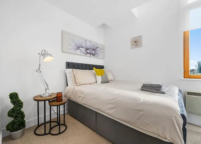 Piccadilly Luxury Three Bedroom