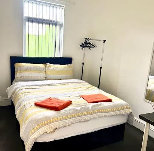 United View! Big House, Prime Location, Transport Ferienhaus