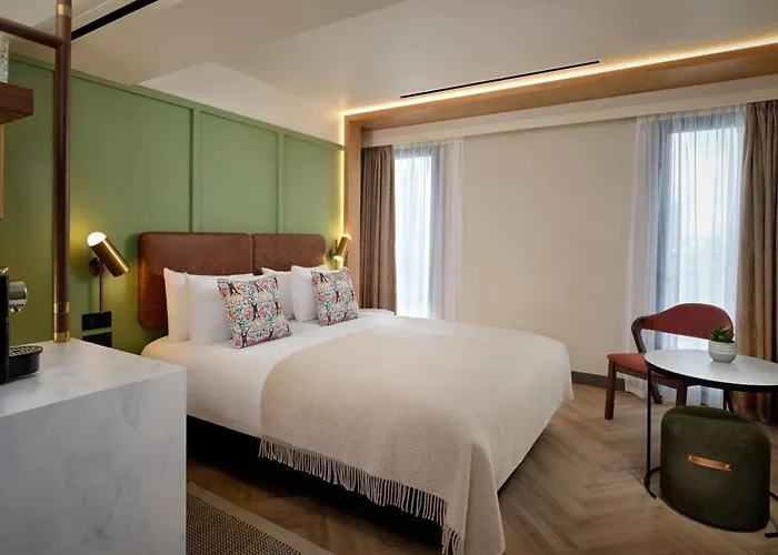 Otel The Reach At Piccadilly, Manchester, A Tribute Portfolio