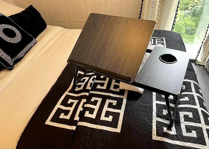 Cityfront Luxe Near Centre Facing Etihad & Coop Live, Free Parking *