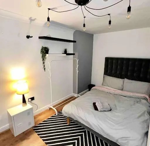 View Large 5br Town House Parking Vakantiehuis