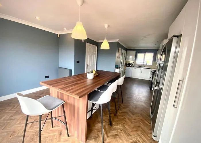 View Large 5br Town House Parking Vakantiehuis *