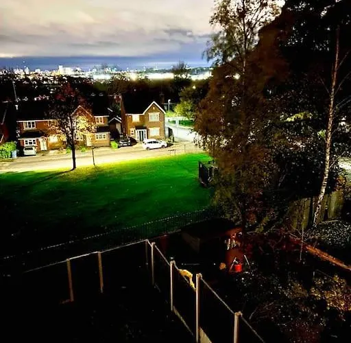 Vakantiehuis View Large 5br Town House Parking *