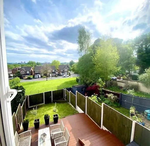 Vakantiehuis View Large 5br Town House Parking Manchester