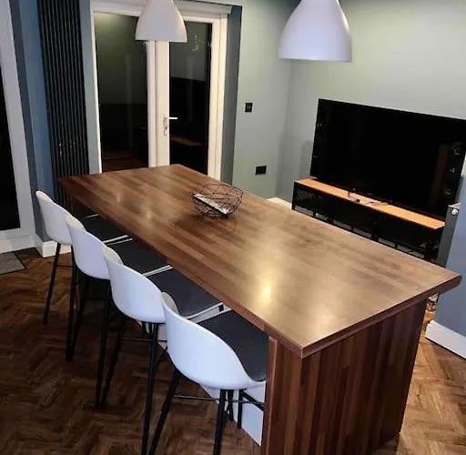 View Large 5br Town House Parking Vakantiehuis Manchester