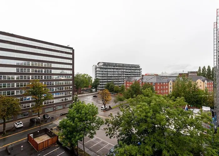 Superb 2 Bed Flat 5min To Old Trafford Stadium *