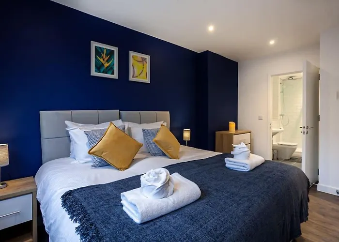 Contemporary 1 Bedroom In Centre *