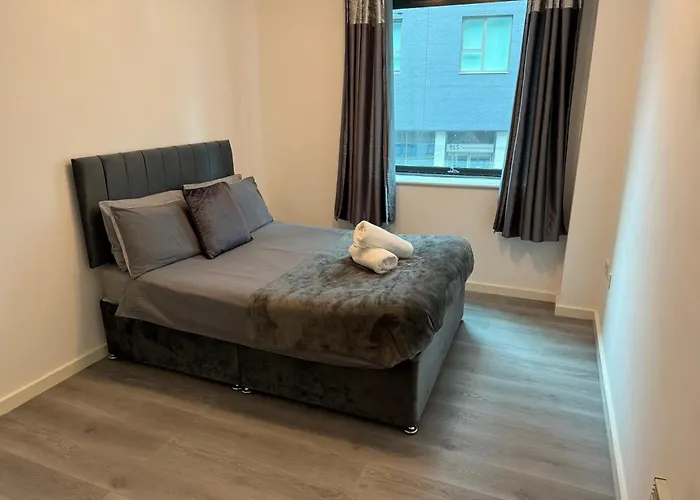 Spacious 2 Double Bedroom Near Centre, Salford Mánchester