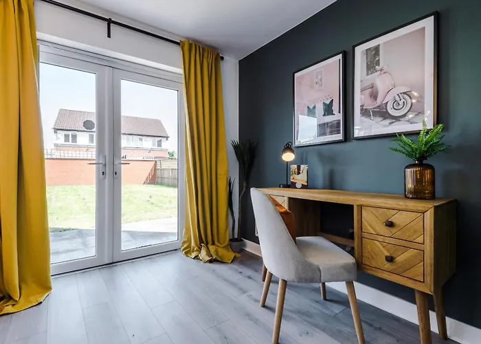 Vila Stunning House In For Business & Leisure - Wi-fi & Parking By Purestay Serviced