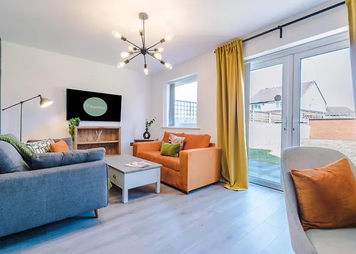 Stunning House In For Business & Leisure - Wi-fi & Parking By Purestay Serviced Vila *