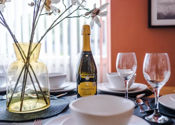 Vila Stunning House In For Business & Leisure - Wi-fi & Parking By Purestay Serviced Manchester