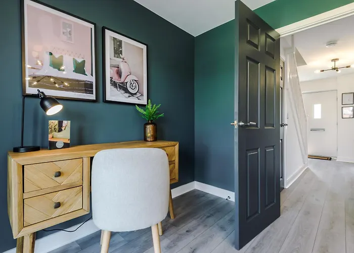 Stunning House In For Business & Leisure - Wi-fi & Parking By Purestay Serviced * Manchester