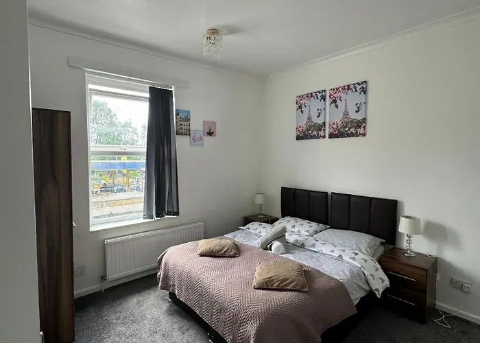 Lovely + Free Parking