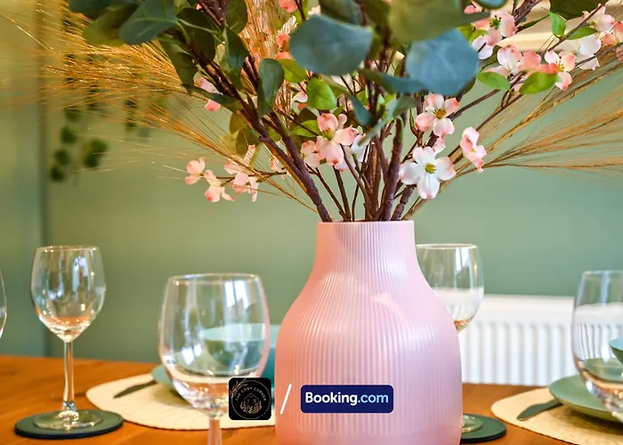 Cosy 4-bed House L Garden L Free Parking L Wifi L Specious L Hosted By The Cosy Corner Nationwide * Μάντσεστερ