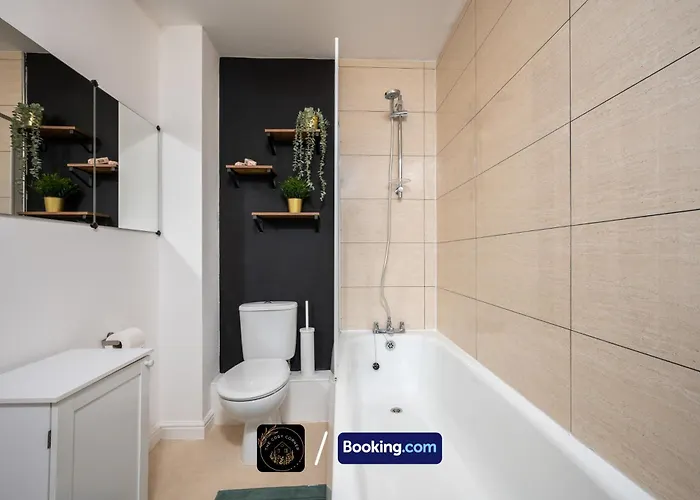 Διαμέρισμα Cosy 4-bed House L Garden L Free Parking L Wifi L Specious L Hosted By The Cosy Corner Nationwide *