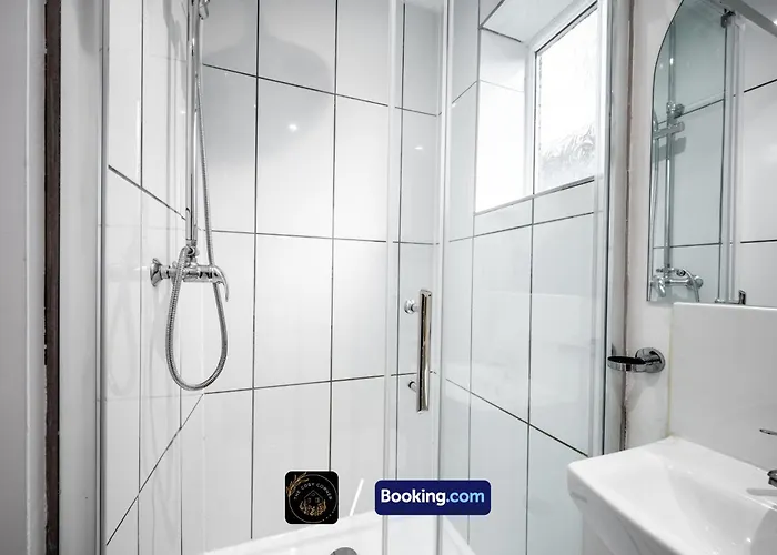 Cosy 3-bed House L Garden L Free Parking L Stretford L Sleeps 7 L Book Today With The Cosy Corner Nationwide * Manchester