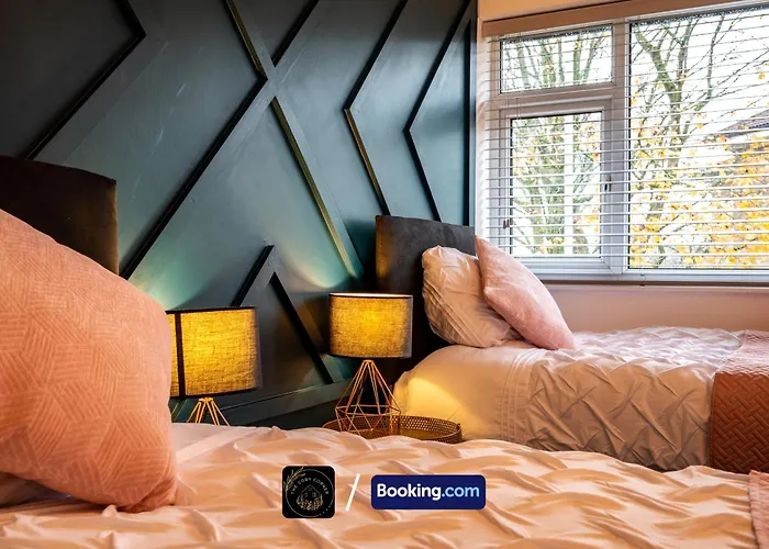 Cosy 3-bed House L Garden L Free Parking L Stretford L Sleeps 7 L Book Today With The Cosy Corner Nationwide *