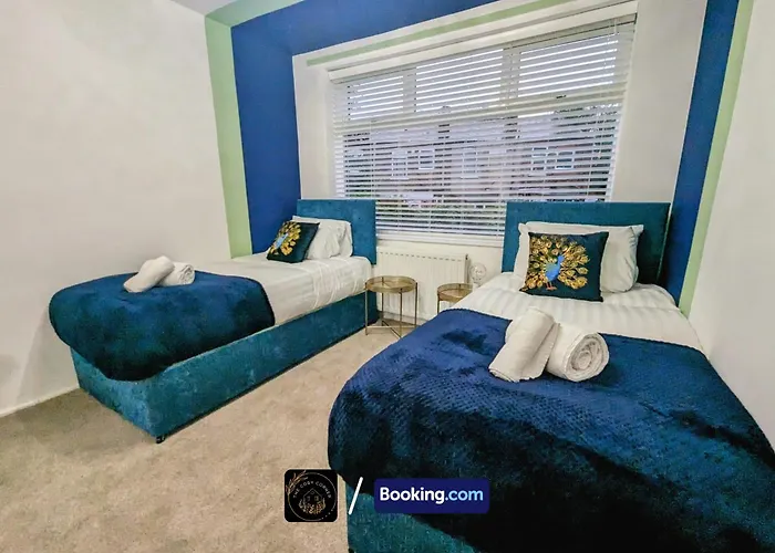 Apartamento Modern 4-bed House, Free Parking & Wifi In Swinton Mánchester